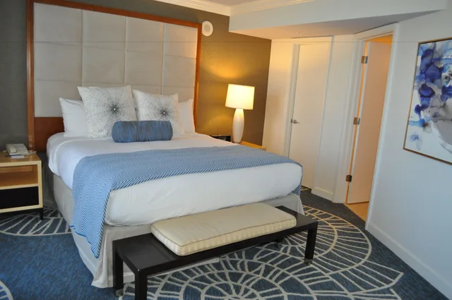 Room, King Bed, Gulf View، Signia Hilton Naples Grande Beach Resort 4/10