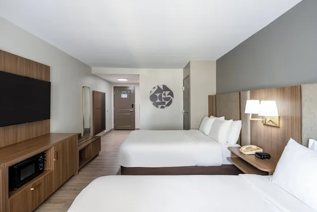 غرفة قياسية بسريرين كوين لذوي الإعاقة، Holiday Inn Blytheville 2/6