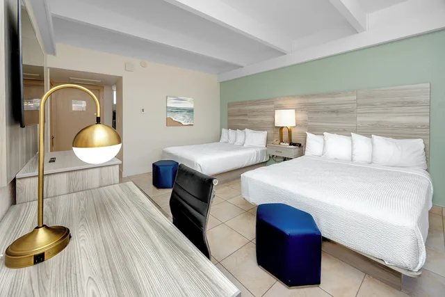 غرفة قياسية بسريرين كوين بشرفة، Best Western Plus Yacht Harbor Inn 6/10