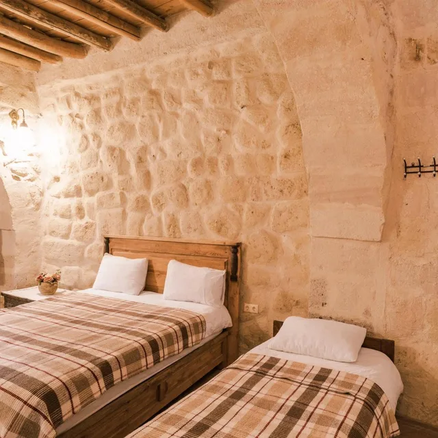 غرفة ثلاثية بشرفة، Atillas Cave Hotel 1/10
