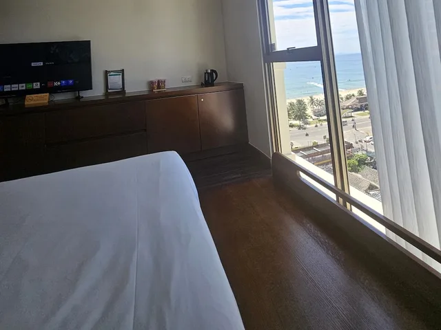 غرفة سوبيريور بسرير كينج بإطلالة جزئية على البحر، Tamarind Hotel Da Nang 9/10