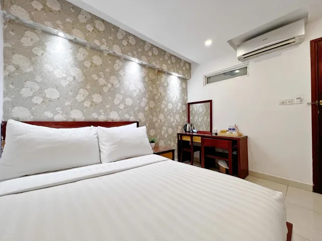 غرفة قياسية بسرير كوين، Saigon Europe Hotel & Spa 1/1