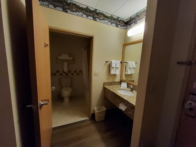 غرفة بسرير كينج، Americinn By Wyndham Princeton Il 6/6