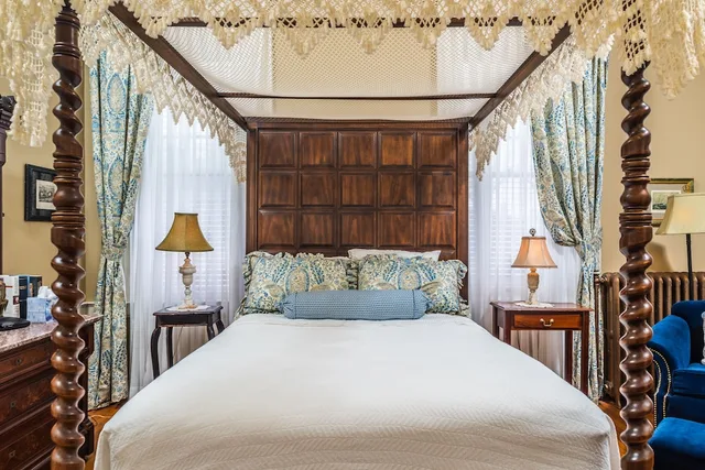 غرفة غراند بسرير كوين، Kenmore Inn 5/10