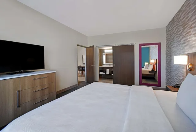 غرفة ديلوكس بسرير كينج لذوي الإعاقة، Home2 Suites By Hilton Columbus 1/7