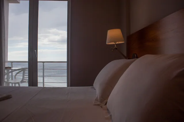 غرفة بسرير كوين بإطلالة على البحر بشرفة، Agimi And S Hotel 6/10