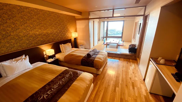 غرفة يابانية بسريرين منفصلين بإطلالة على المدينة بأرضية تاتامي، Hotel Morinokaze Ousyuku 1/1