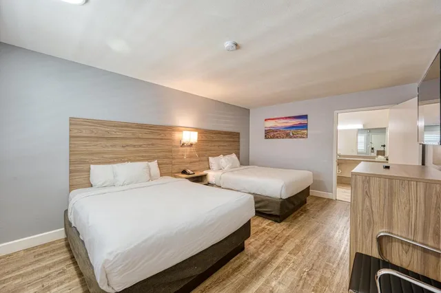 غرفة بسريرين كوين لذوي الإعاقة، Vagabond Inn San Luis Obispo 2/6