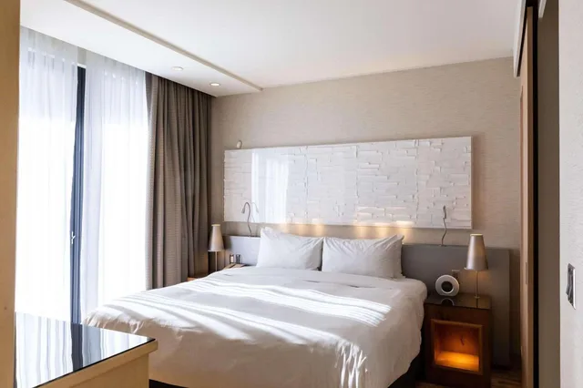 Ambassador, Suite, King Bed, Park View، Radisson Blu Aqua Hotel, Chicago 1/2