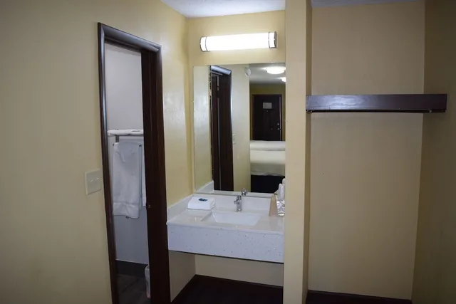 غرفة أساسية بسريرين كوين للمدخنين، Budget Inn Ardmore 3/3