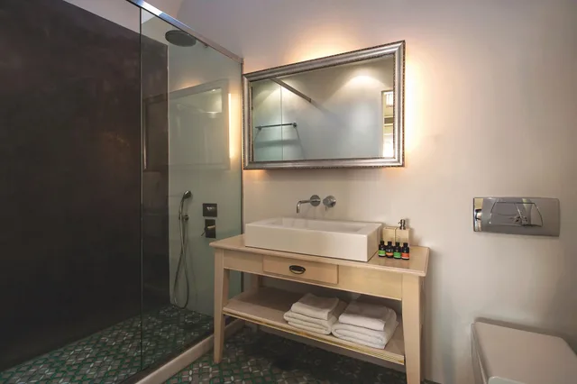 غرفة شهر العسل، Remezzo Villas 2/3
