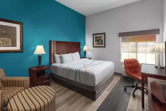 غرفة بسرير كينج لذوي الإعاقة، La Quinta Inn And Suites By Wyndham Woodward 1/8