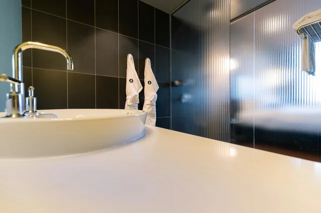 Custom, Deluxe, 2 Queen Beds، The Iron Horse Hotel 2/2