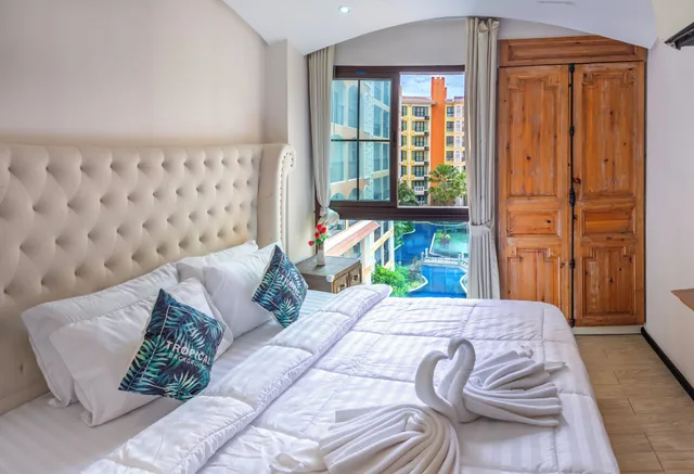 غرفة ديلوكس بسرير كوين بإطلالة على المسبح، Venetian Resort Jomtien 6/10
