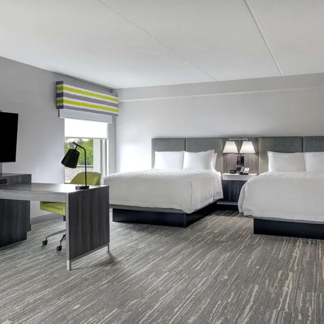 استوديو بسريرين كوين مع أريكة بحوض استحمام لذوي الإعاقة، Hampton Inn & Suites by Hilton Burlington Toronto 2/4