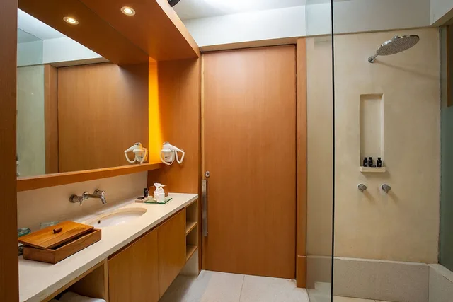 جناح بريميير بإطلالة على المسبح بشرفة بغرفتي نوم، The Haven Bali Seminyak 6/8