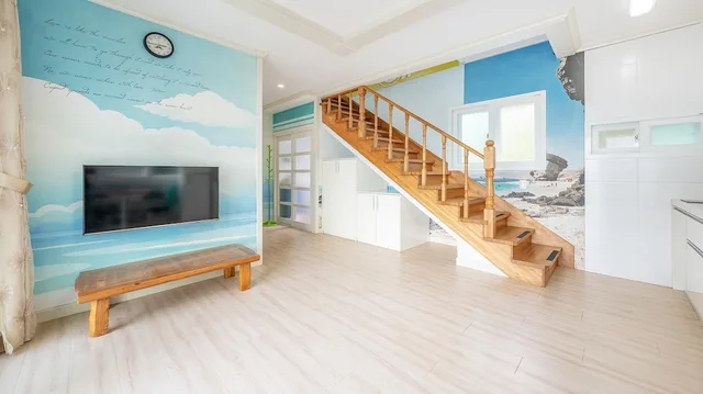غرفة أساسية بفرشتي فوتون بغرفتي نوم، Tongyeong Blue House Pension 3/4