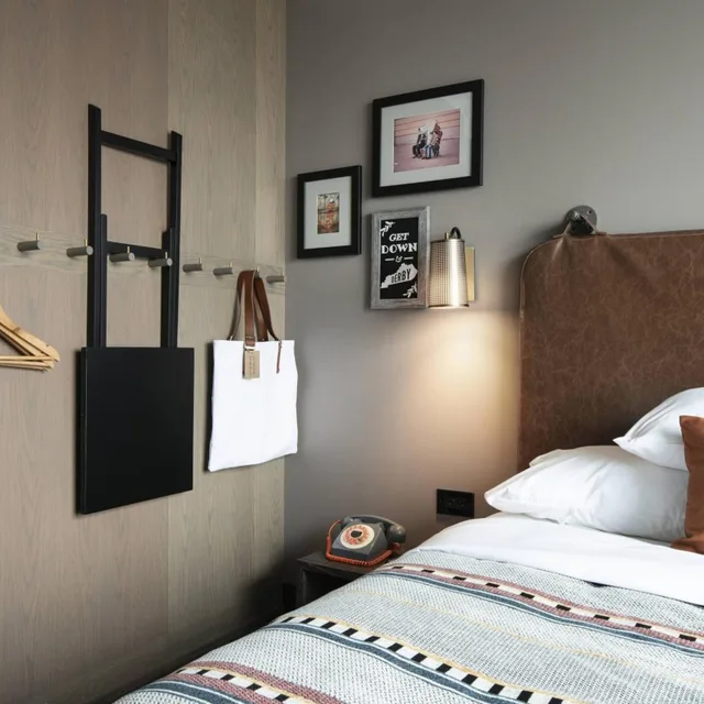 غرفة بسرير كوين، Moxy Louisville Downtown 7/15
