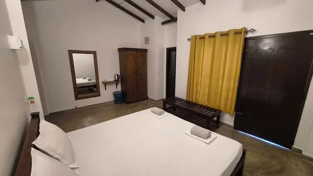 غرفة قياسية بسرير كينج، Riverside Cabanas 6/10