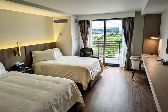 غرفة بسريرين مزدوجين، Dolce by Wyndham Hollywood 1/3
