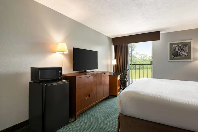 غرفة قياسية بسرير كينج، Baymont By Wyndham Salem Roanoke Area 8/10