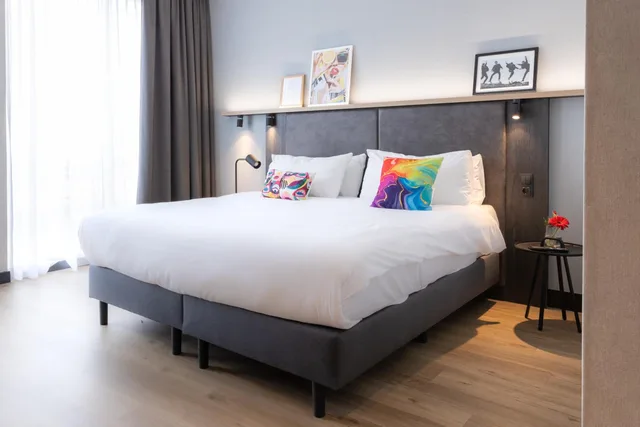 غرفة ديلوكس بسرير مزدوج بشرفة في الطابق العلوي، Ibis Styles Den Haag Scheveningen 4/9
