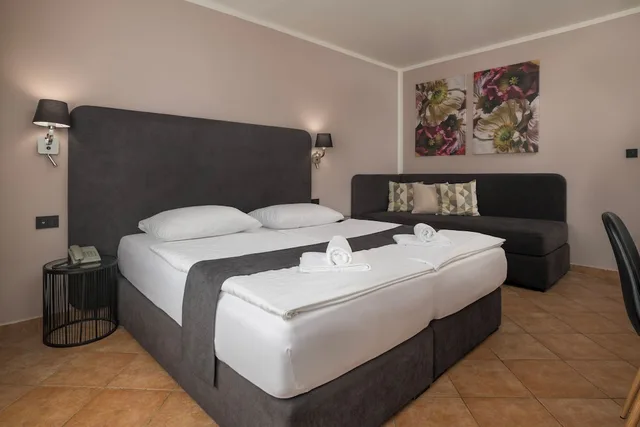 غرفة بسرير مزدوج، LJUBLJANA RESORT 1/8