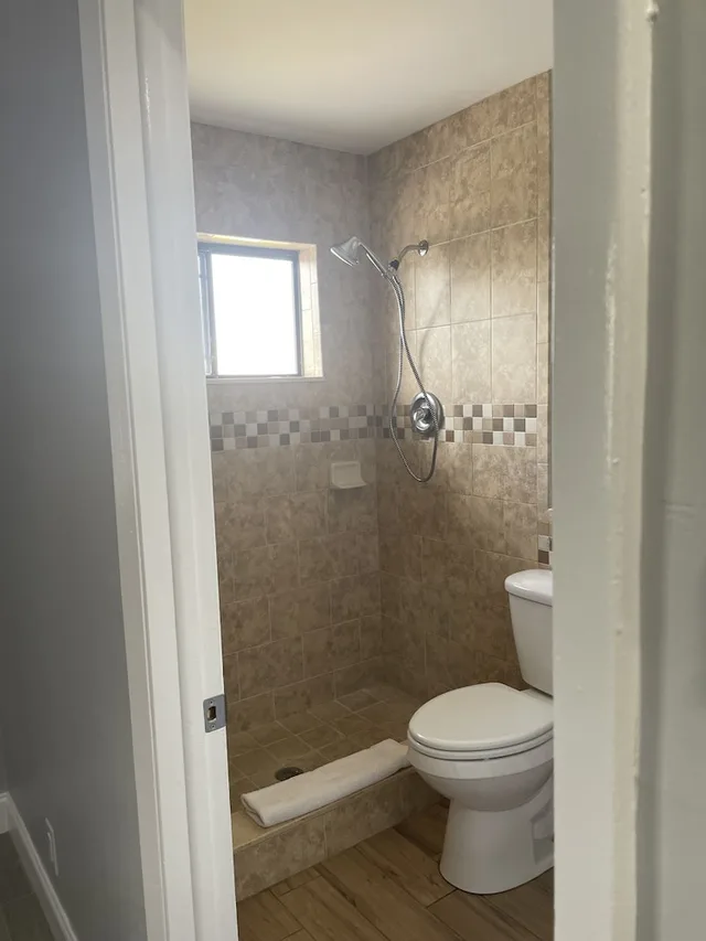 جناح استوديو سوبيريور بسرير كينج مع أريكة، Sunny Palms Inn 2/2