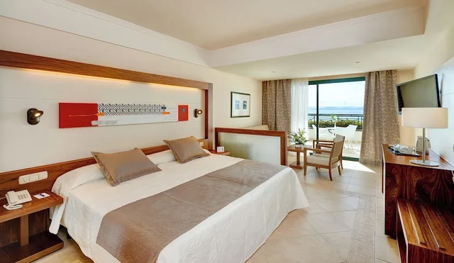 غرفة بريميوم بإطلالة على البحر بشرفة مفردة بسريرين منفصلين، Hipotels Natura Palace - Adults Only 2/4