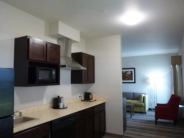جناح ديلوكس لذوي الإعاقة، La Quinta Inn Suites Paducah 4/7