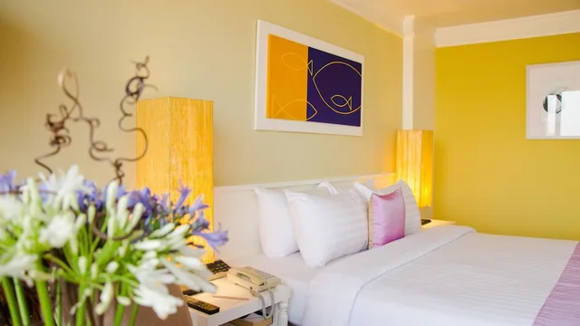 غرفة تنفيذية بسريرين منفصلين بإطلالة على النهر، Tongtara Riverview Hotel 3/5
