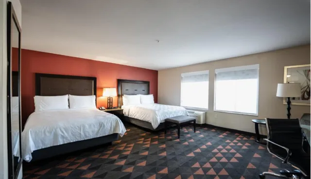 غرفة بسرير كوين لذوي الإعاقة، Holiday Inn Oceanside Camp Pendleton Area 2/3