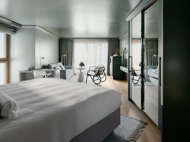 Grand, Junior Suite, Villa, King Bed, Mountain View، Parkhotel Beau-Site 1/2