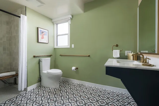 غرفة قياسية بسرير كينج لذوي الإعاقة، Hotel Milo Santa Barbara 3/5