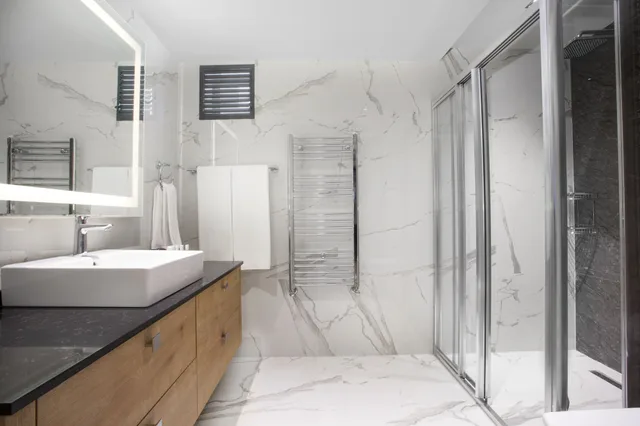 Garden Suite, Queen Bed, Sofa، La Boutique Hotels 4/4