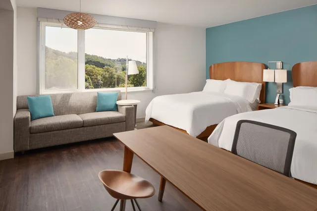 studio, multiple beds, mountain view، Element Asheville Downtown 4/8