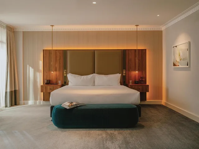 جناح بريميير بسرير كينج مع دخول الصالة، Parmelia Hilton 3/10