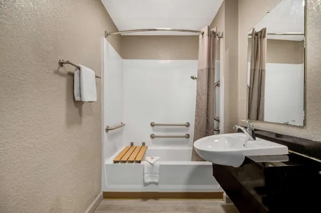 غرفة بسريرين مزدوجين لذوي الإعاقة، Motel6 York, PA 4/4