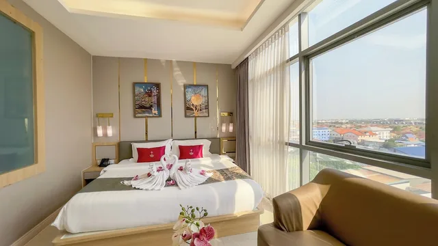 غرفة عائلية رباعية بسرير كوين وسريرين منفصلين، Elegant Bangkok Hotel 8/10