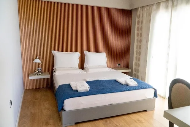 جناح سوبيريور بسرير كينج بإطلالة على البحر بشرفة مع أريكة، Blue Sky Hotel 9/10
