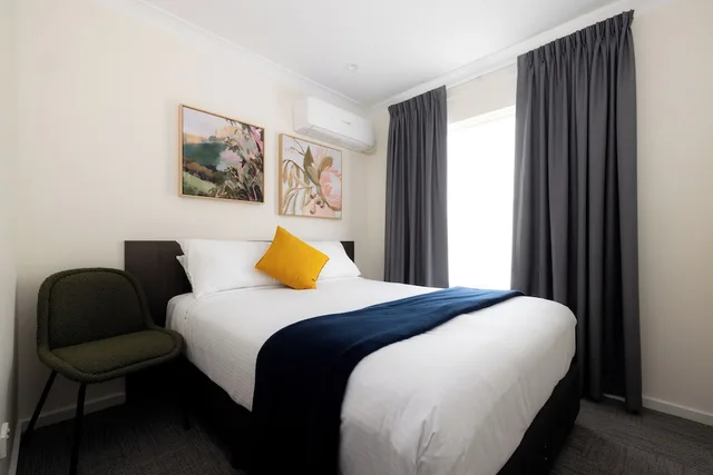 غرفة بريميير بسرير كينج وسرير كينج وسريرين منفصلين بغرفتي نوم، Mick O Sheas Hotel 4/10