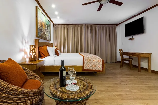 جناح شهر العسل بسرير كينج، Hacienda Guachipelin Hotel 4/10