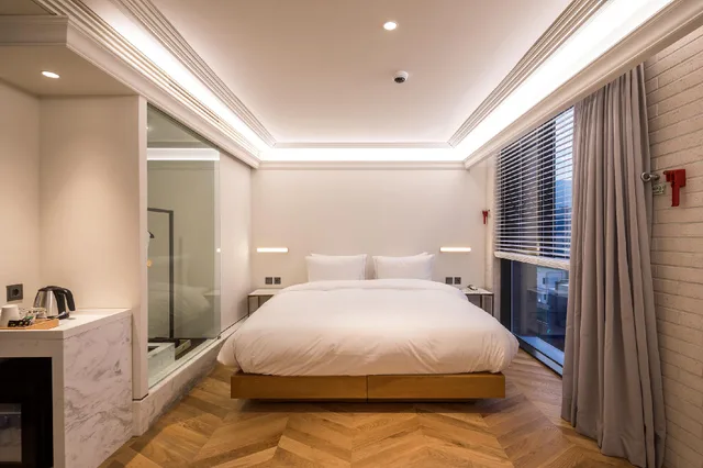 غرفة تُحدَّد عند الوصول، Hotel Cont 1/1