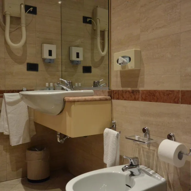 غرفة بسريرين منفصلين، Mercure Kyoto Station 5/8