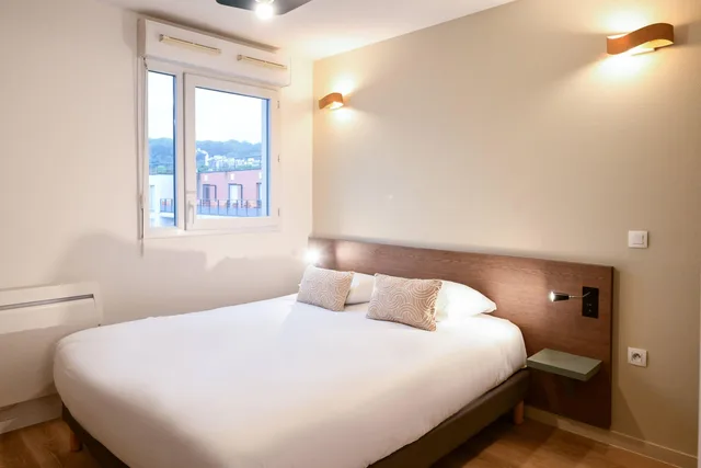 غرفة قياسية بسرير مزدوج، Comfort Aparthotel Versailles St Cyr l Ecole 6/10