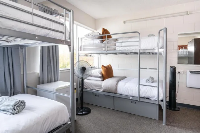 Mixed Dorm, 4 Beds, YMCA Hostel 1/2