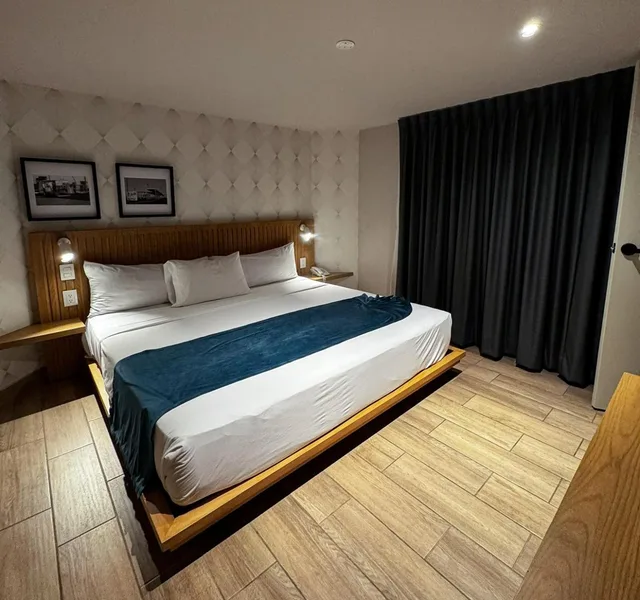 جناح سوبيريور، Oliva Plaza Hotel 4/8