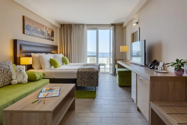 Family, Sea Side, Balcony، Hotel Pinija 6/9