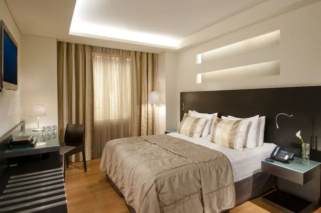 Superior, Queen Bed, O and B Athens Boutique Hotel 2/8