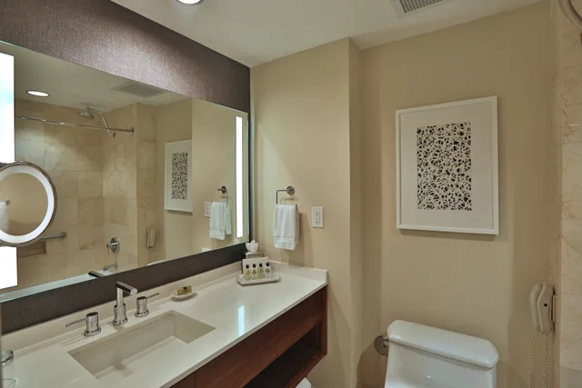 غرفة بزنس بسرير كينج، InterContinental at Doral Miami 5/5